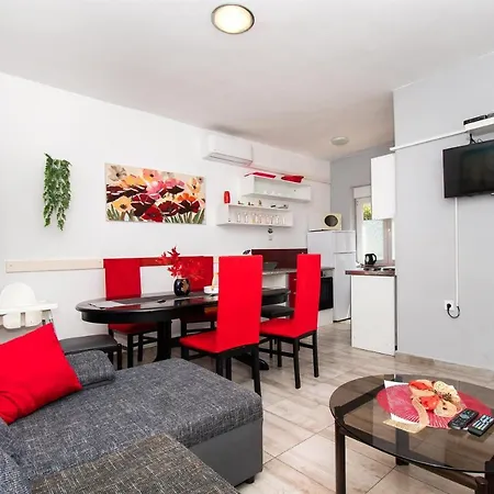 Apartment Lily Nin