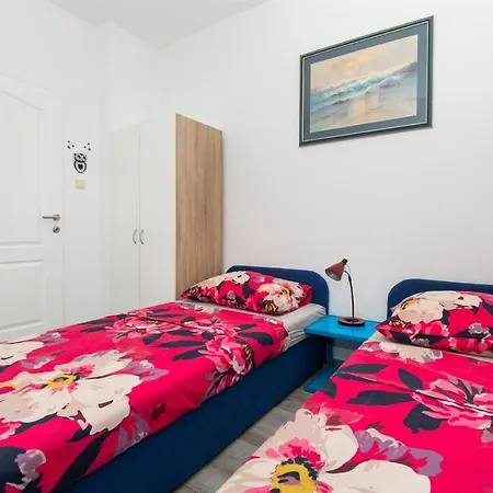 Lily Apartment