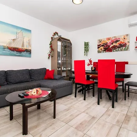 Lily Apartment Nin